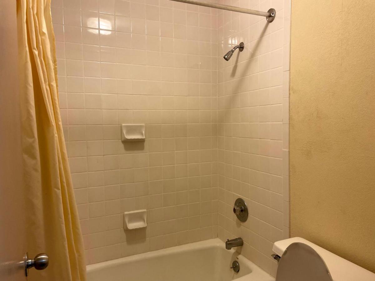 Travelers Inn & Suites Sumter Zewnętrze zdjęcie