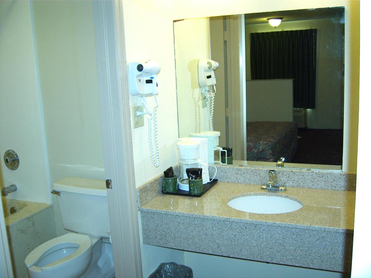 Travelers Inn & Suites Sumter Zewnętrze zdjęcie