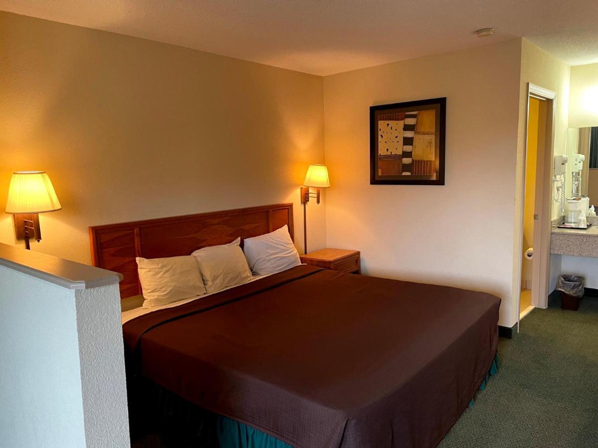 Travelers Inn & Suites Sumter Zewnętrze zdjęcie
