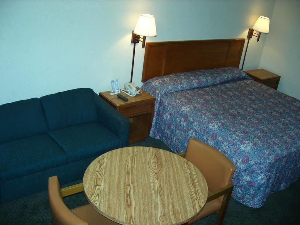 Travelers Inn & Suites Sumter Zewnętrze zdjęcie