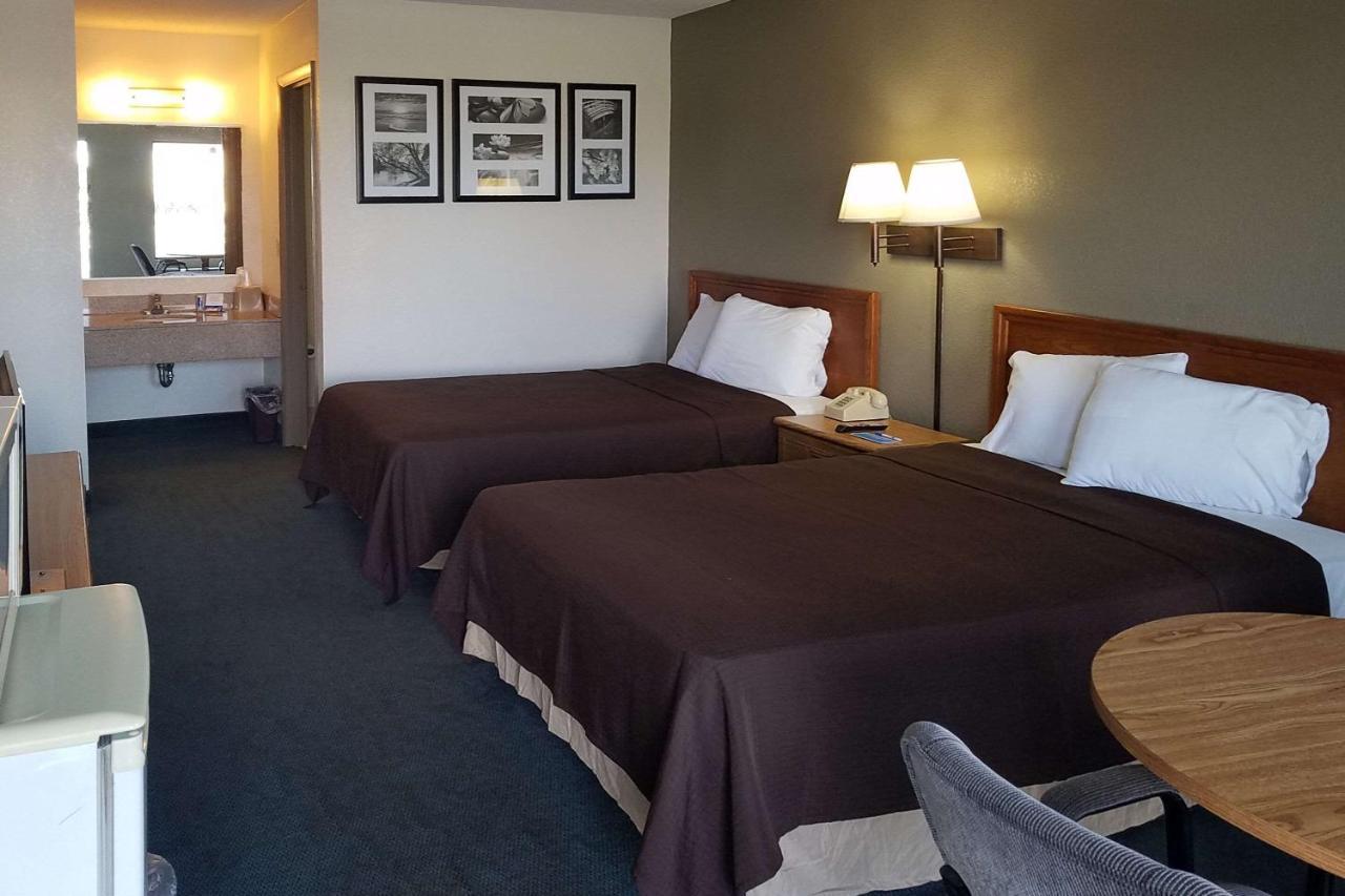 Travelers Inn & Suites Sumter Zewnętrze zdjęcie